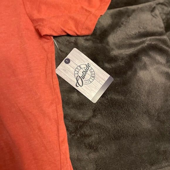 Ramen Lovers Red/orange Tee - Picture 2 of 3